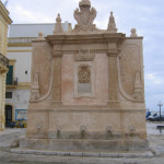facciata Nord-fontana-greco-roma